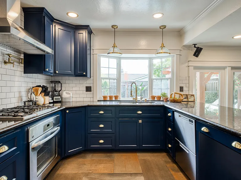 Seabury Dr — Photo 18