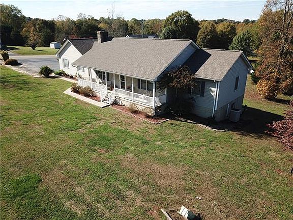 2nd image of 3604 Farmfield Dr