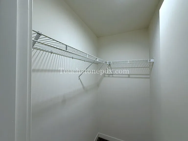 424 NE Jessup St #11 — Photo 34