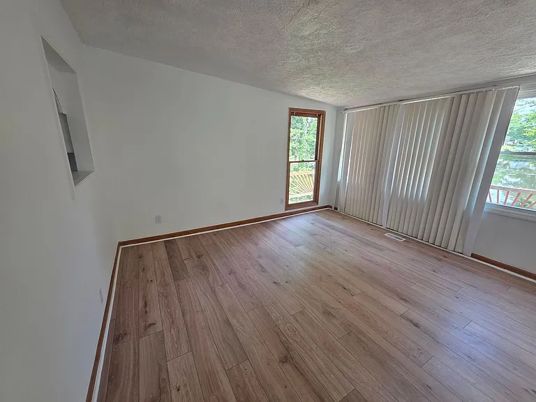 37 Cobb Rd — Photo 6