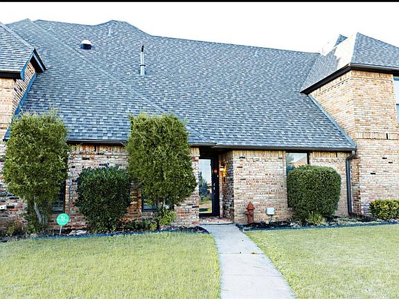 2nd image of 2611 Greenbriar Pl