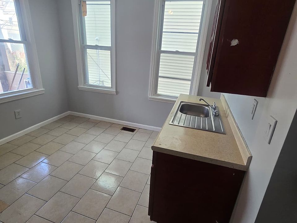 1st image of 25 Princeton St #1R