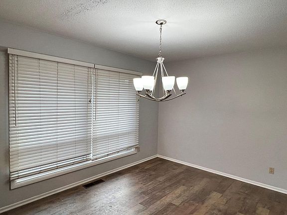 5th image of 1306 Ross Ave