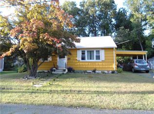 29 Gladstone St, Smithfield, RI 02917