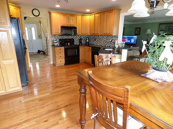 5th image of 6 Harborside Dr
