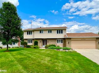 8488 Apple Blossom Ln, Flushing, MI 48433