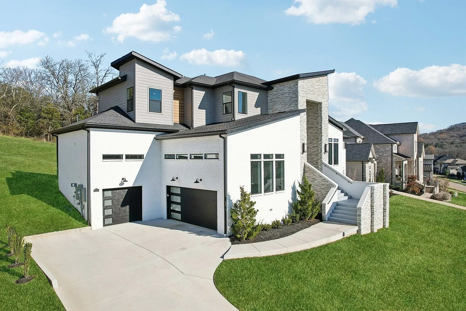 5 bed, 4315 sqft, $14,000 — Photo 3