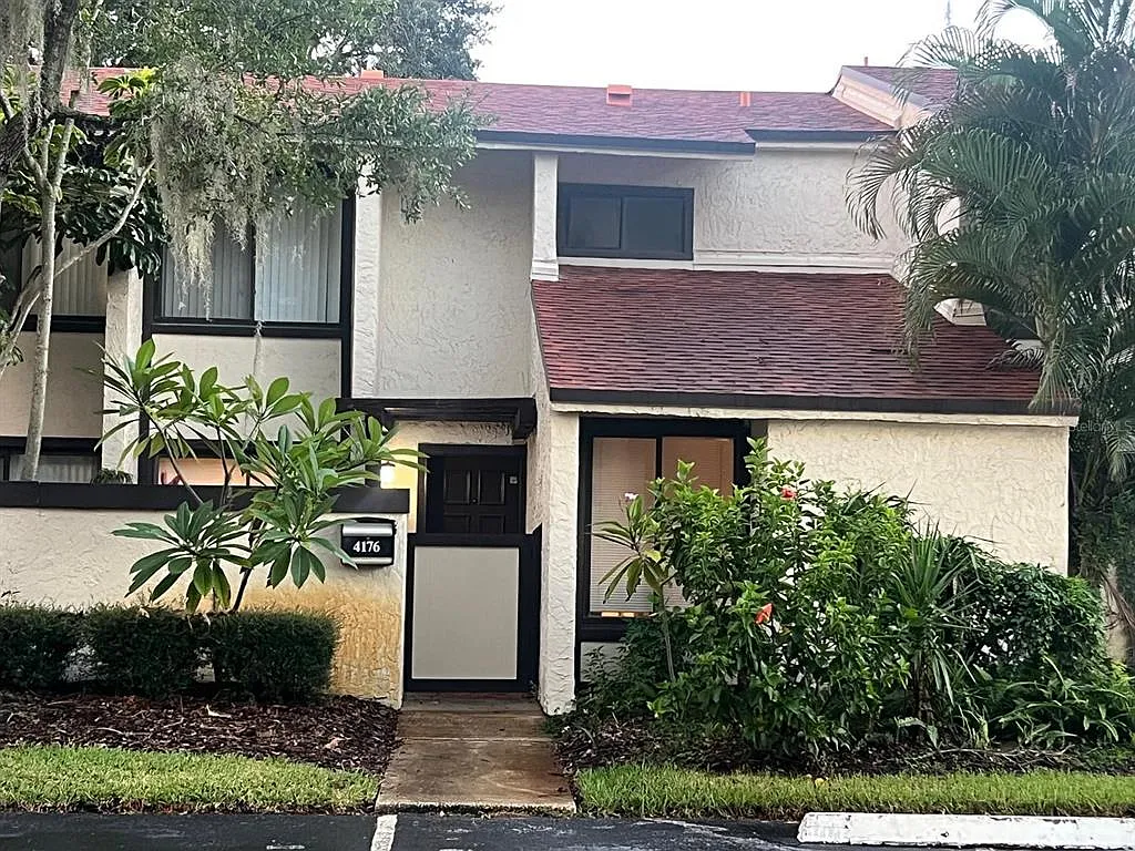 3 bed, 3.0 bath, 1435 sqft, $2,100 — Photo 1