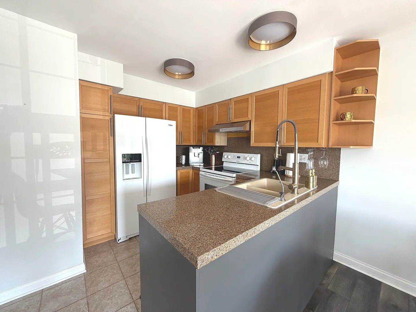 353 S Whispering Hills Dr — Photo 1