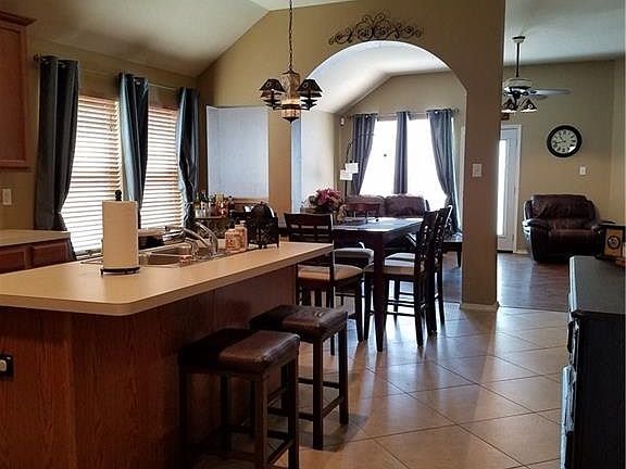 5th image of 325 Turquoise Dr