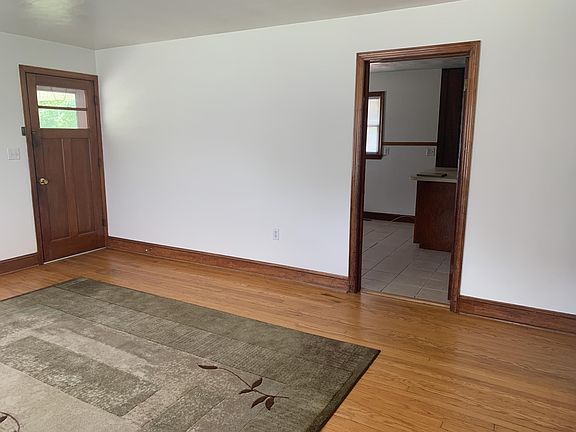 4th image of 45 East St