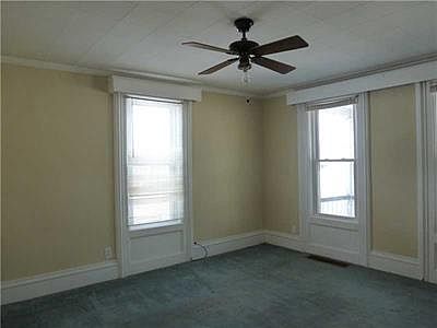 2nd image of 131 Lemon St
