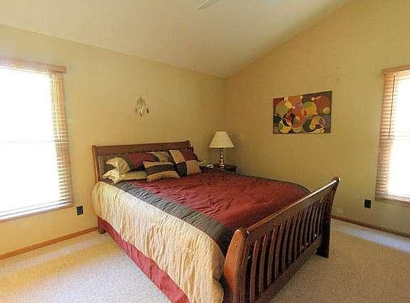 4th image of 2700 Oakcrest Dr
