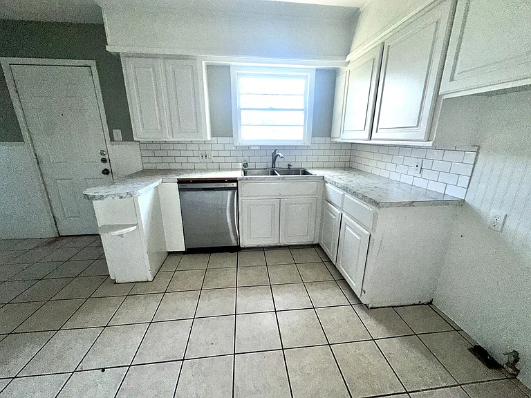 6501 Avenue T — Photo 9