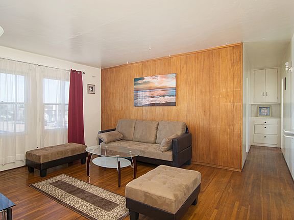 2nd image of 2043 Sunset Cliffs Blvd