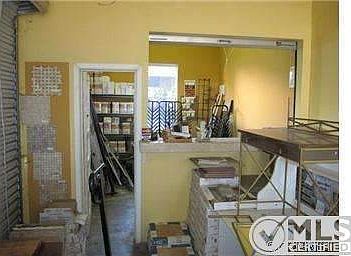 1st image of 658 W Arbor Vitae St
