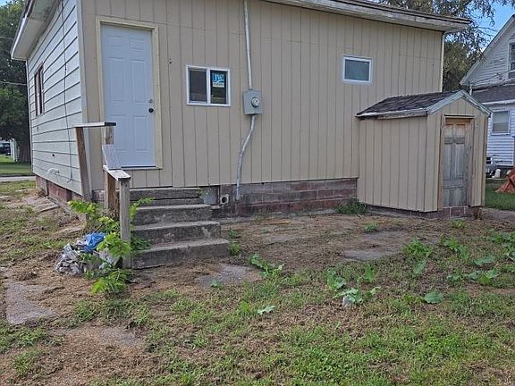 2nd image of 208 S 3rd St