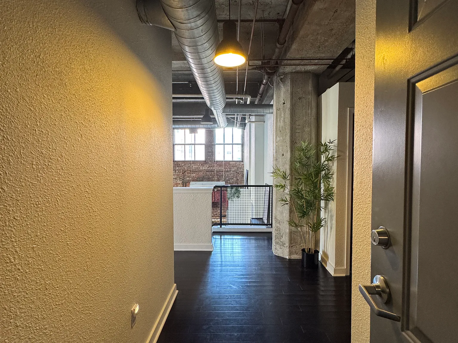 3 bed, 1404 sqft, $3,800 — Photo 2