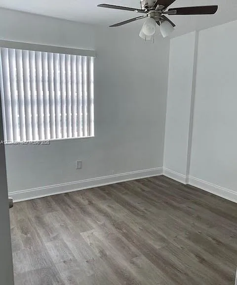 5960 NE 5th Ct #4 — Photo 5