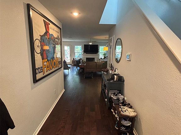 5th image of 1200 Tetbury Ln