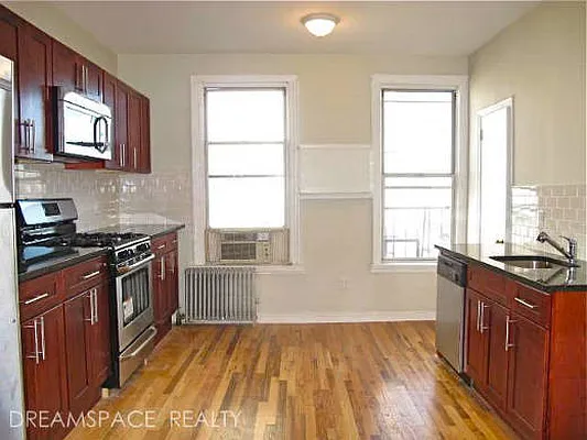 Rented by Dream Space Realty | media 23