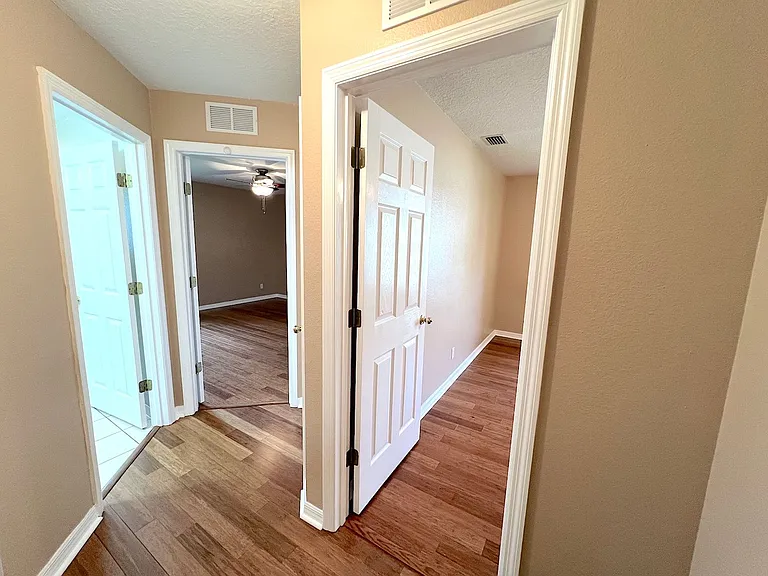 70 Pheasant Dr — Photo 34