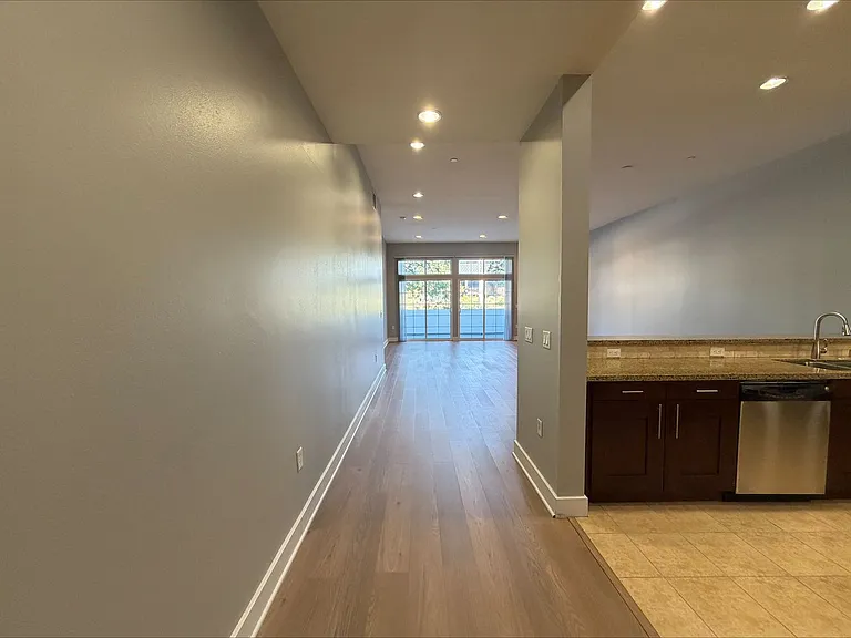 Axis 2300 Apartments — Photo 55
