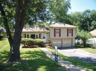 3803 E Red Bridge Rd, Kansas City, MO 64137