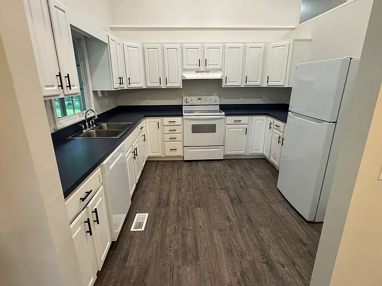 616 Cross Bridge Cir — Photo 9