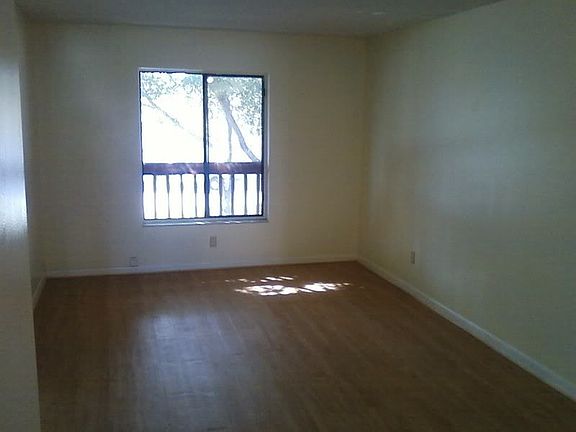2nd image of 2904 NE 8th Ter APT 204