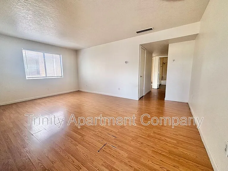 117 General Arnold St NE #C — Photo 2