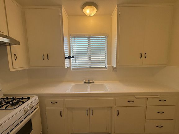2nd image of 11893 Truro Ave APT 9