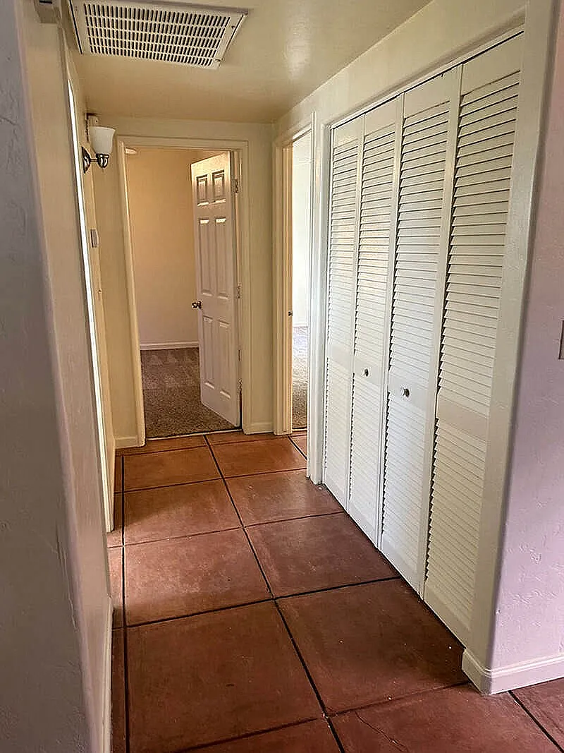 Glenn St Casitas — Photo 3