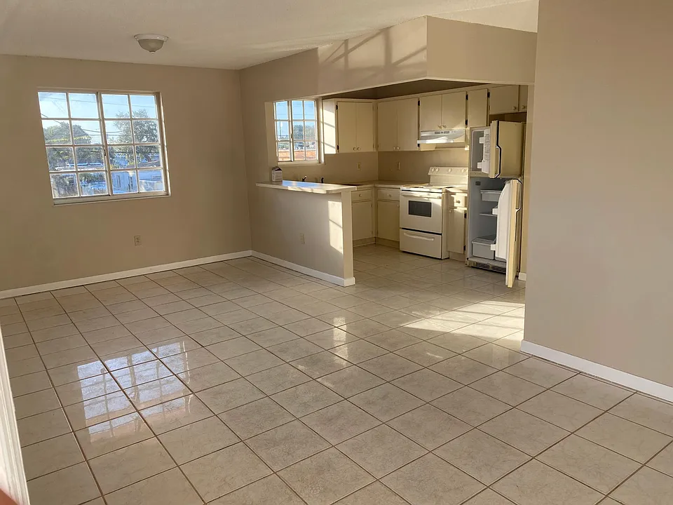 837 SE 8th Ct #2