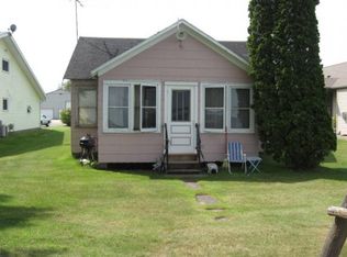 N5782 Foesch Rd, Shawano, WI 54166