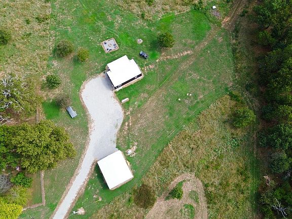 4th image of 550 Baker Cemetery Rd