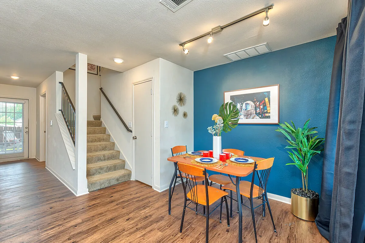 The Wyatt - Furnished Student Living - Priced Per Room — Photo 2