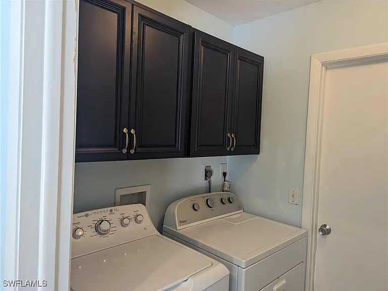 2535 SW 28th Pl — Photo 28