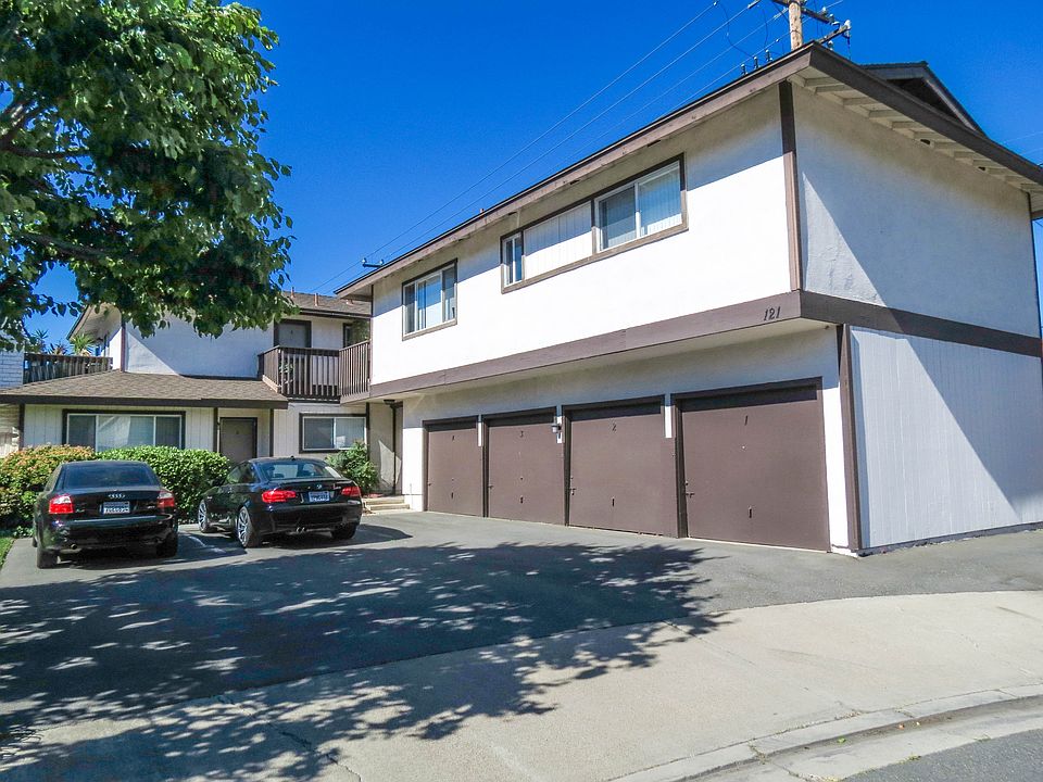 121 Lisa Ln