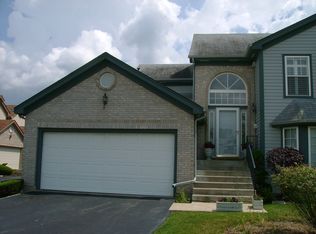 341 Kresswood Dr, West Chicago, IL 60185