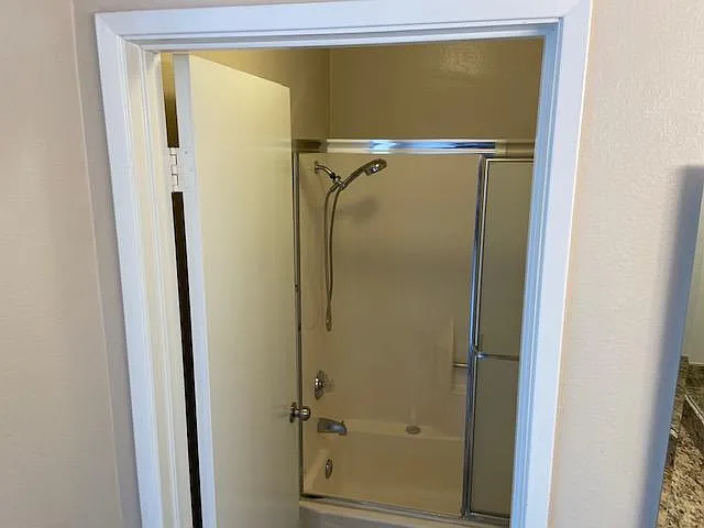 1300 Stonewood Ct — Photo 13