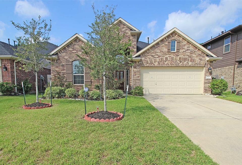 1st image of 15815 Whisper Woods Dr