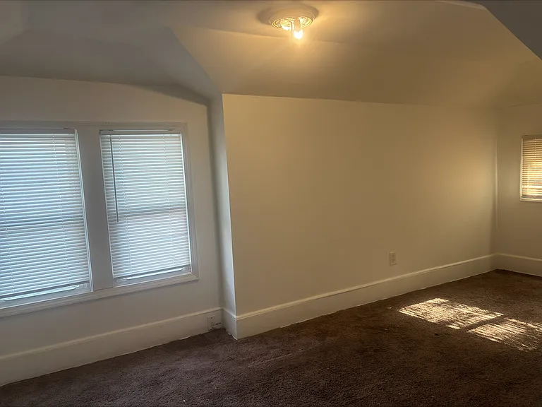714 S 42nd St — Photo 1