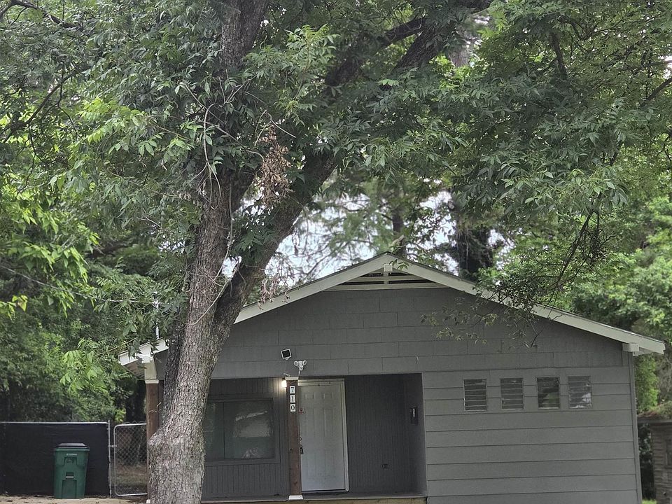 1st image of 710 E Elm St