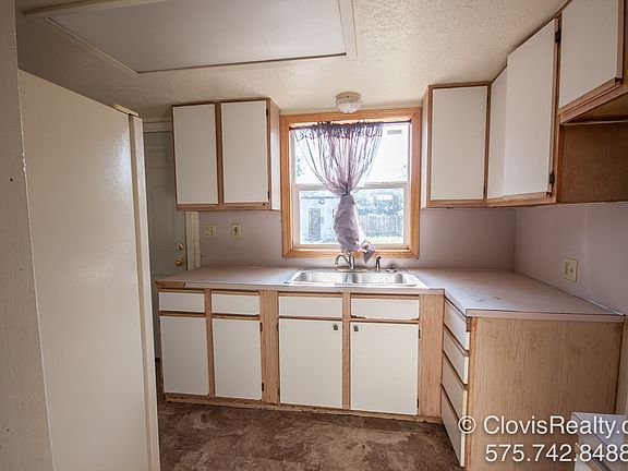 5th image of 2905 Wallace St
