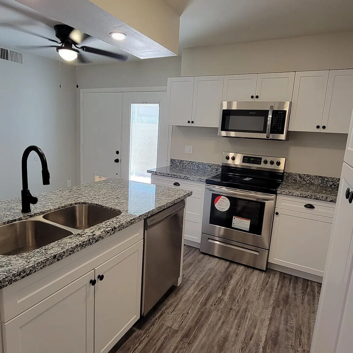 3737 E Turney Ave — Photo 4