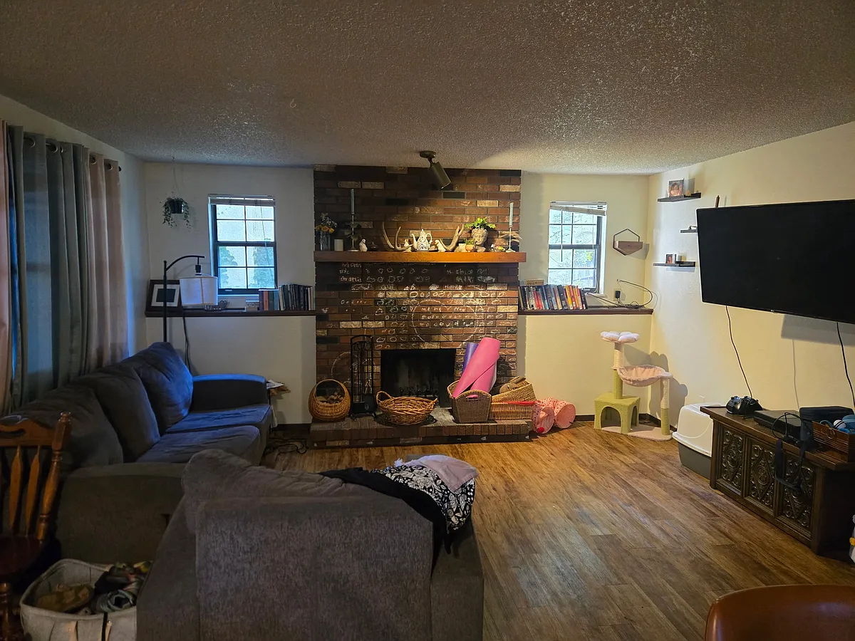 Building Photo - 406 Wayne St #2