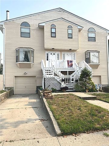 1st image of 440 E Pine St