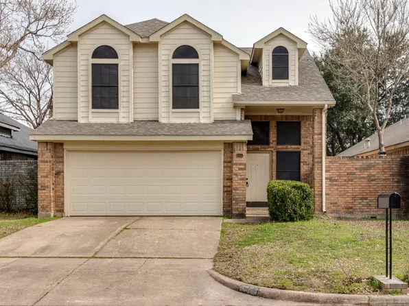 6844 Driffield Cir E, North Richland Hills, TX 76182