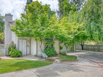 9224 N Stoneridge Ln, Fresno, CA, 93720